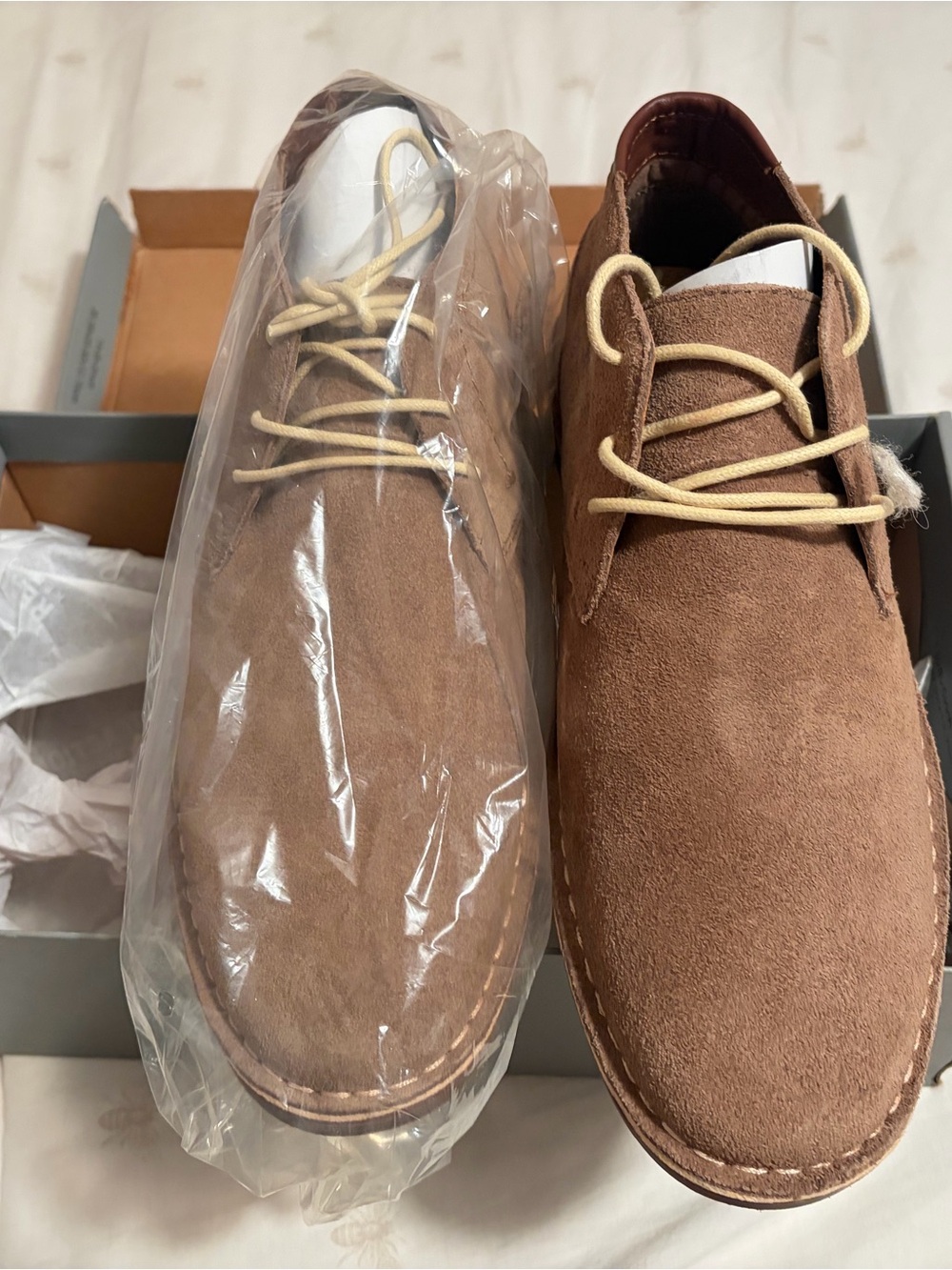KENNETH COLE DESERT WIND TAUPE
BROWN SIZE 10.5 + A GIFT 🎁